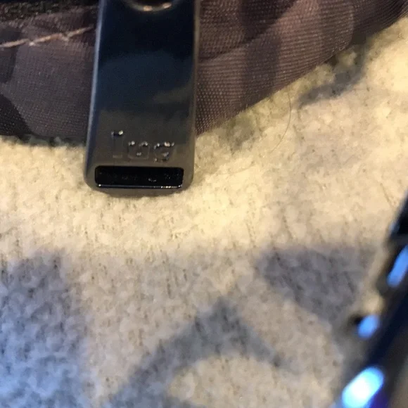 Lug can can green camo crossbody. - Picture 5 of 10